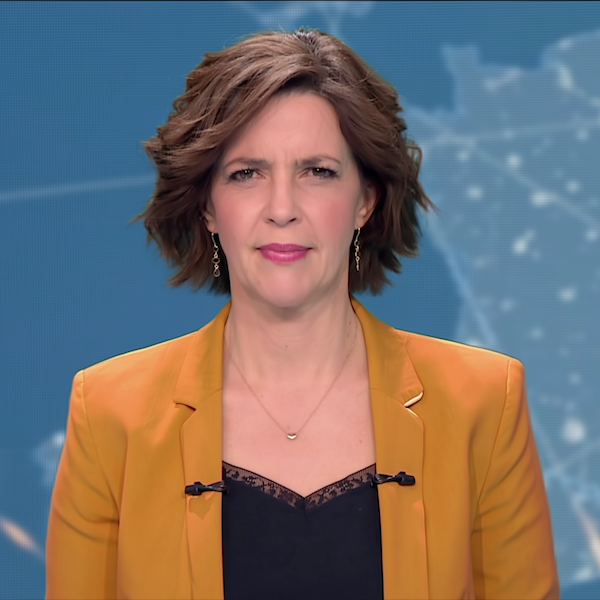 nathalie renoux journaliste tenue chic tailleur 17H10