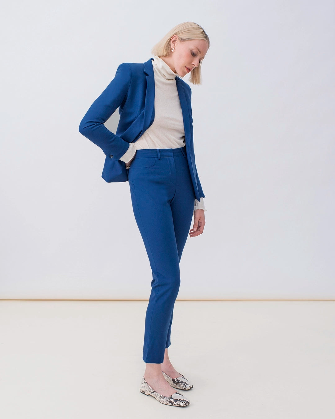 Pantalon bleu électrique sales femme