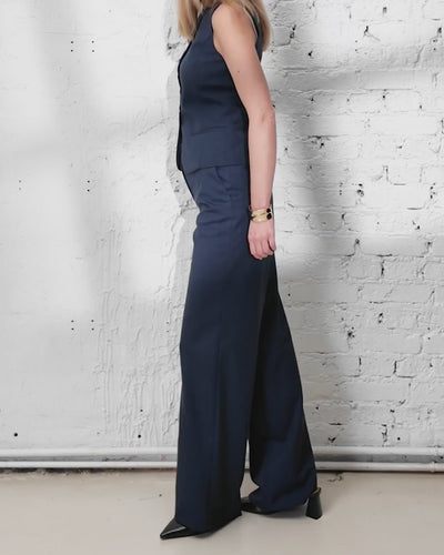 pantalon de tailleur pour femme en denim bleu parfait pour aller au bureau et être élégante