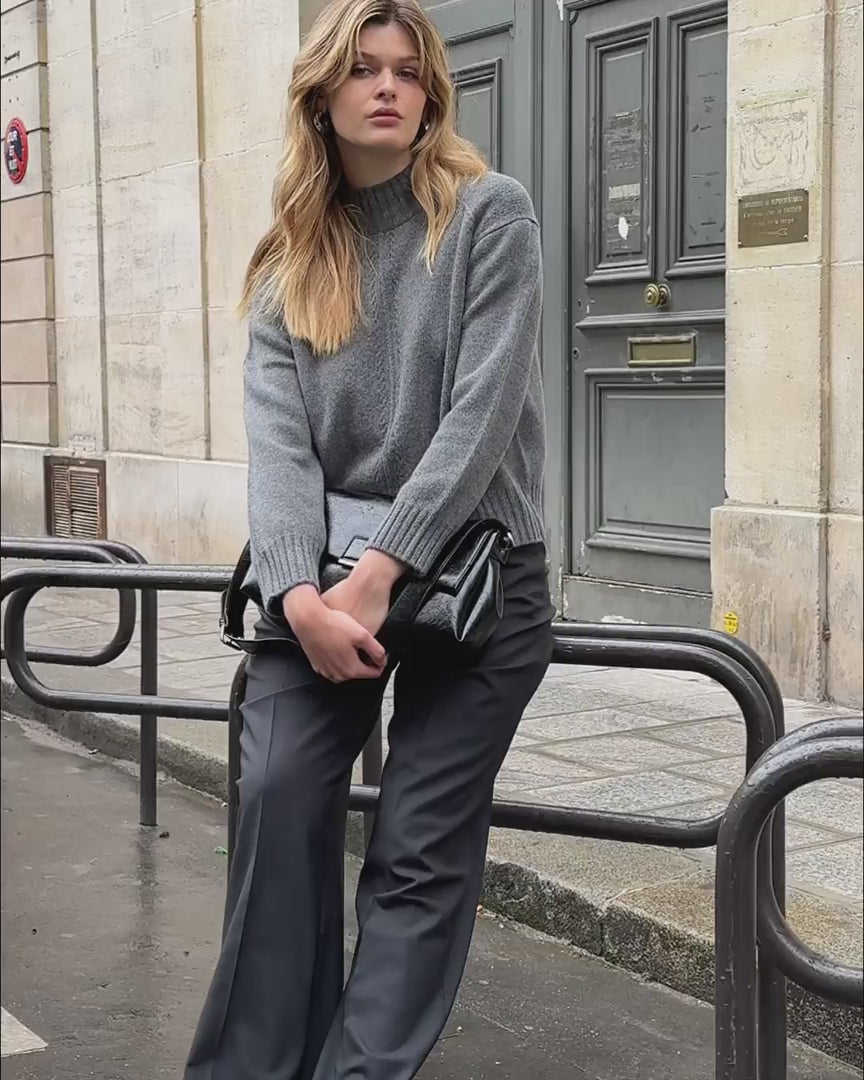 costume-femme-gris-fonce-veste-oversize-pantalon-large-tenue-de-travail-elegante-style-6