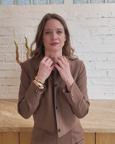 veste de tailleur courte type blouson parfait pour la mi-saison, veste marron