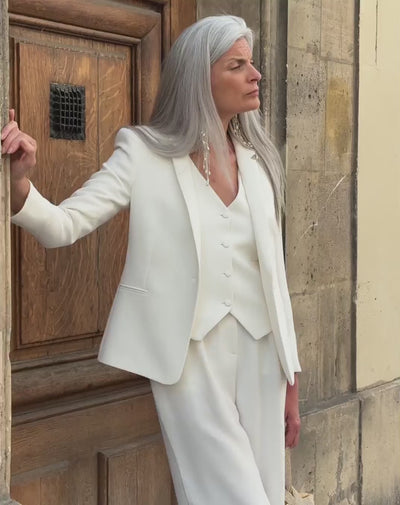 ensemble-tailleur-blanc-femme-veste-cintree-gilet-3-pieces-pantalon-large-tenue-mariage-civil-