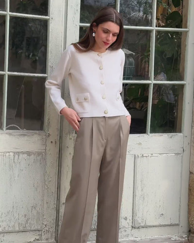 tailleur-femme-veste-cintree-elegante-taupe-pantalon-large-chic-brume-