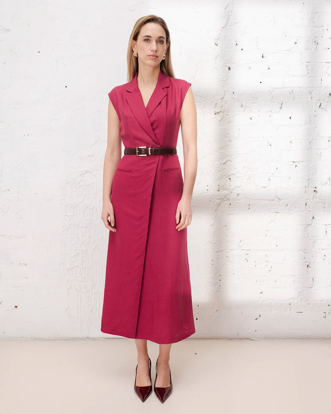 Robe portefeuille framboise femme élégante et chic pour le travail ou une cérémonie