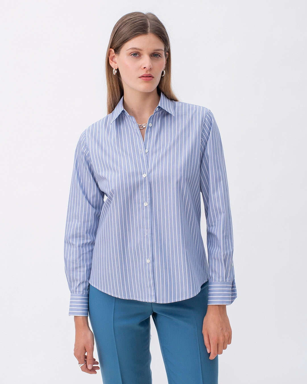 top-chemise-classique-rayée-bleu-et-rouge-intemporel-17H10