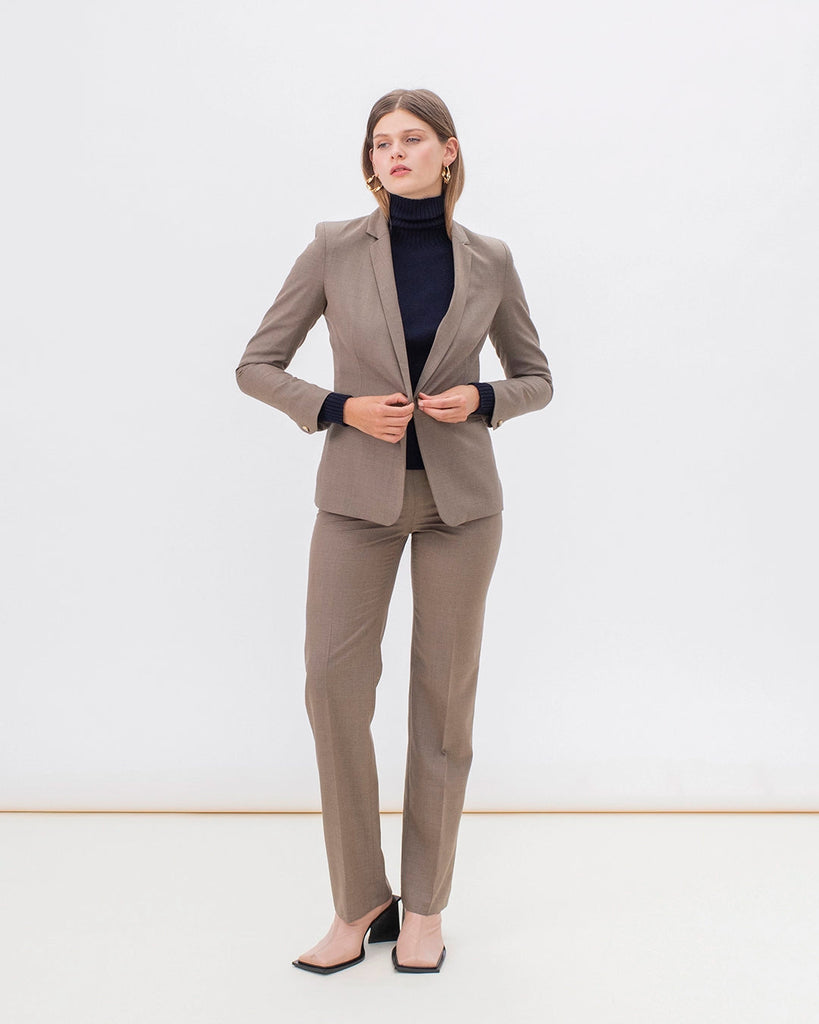pantalon-de-tailleur-marron-glacé-coupe-droite-fabriqué-en-pologne-automne-hiver-2023-look-chic-17H10-1