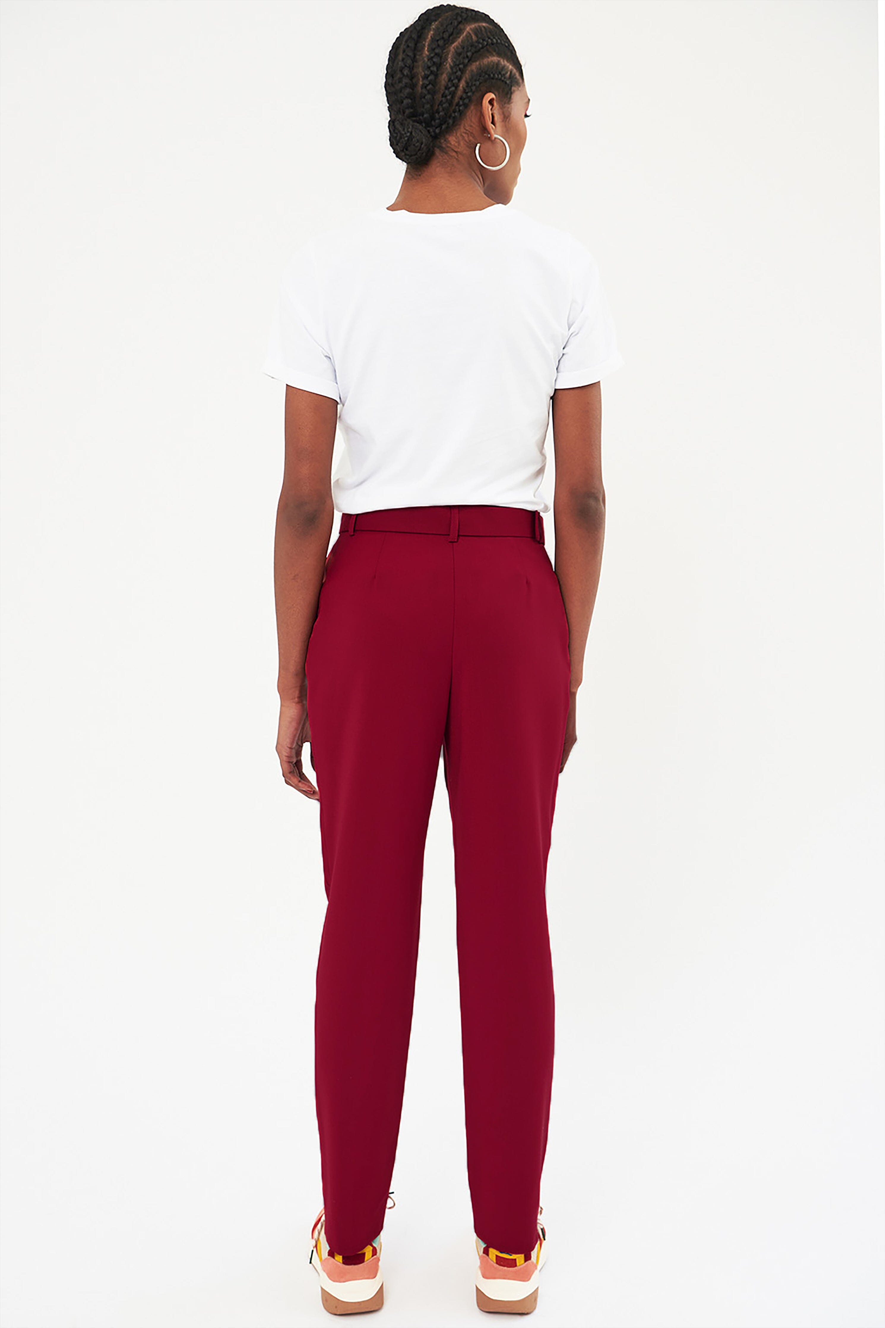 pantalon-casablanca-ceinturé-carmin-rouge-chic-élégant-made-in-europe-marque-française-savoir-faire-sartorial-