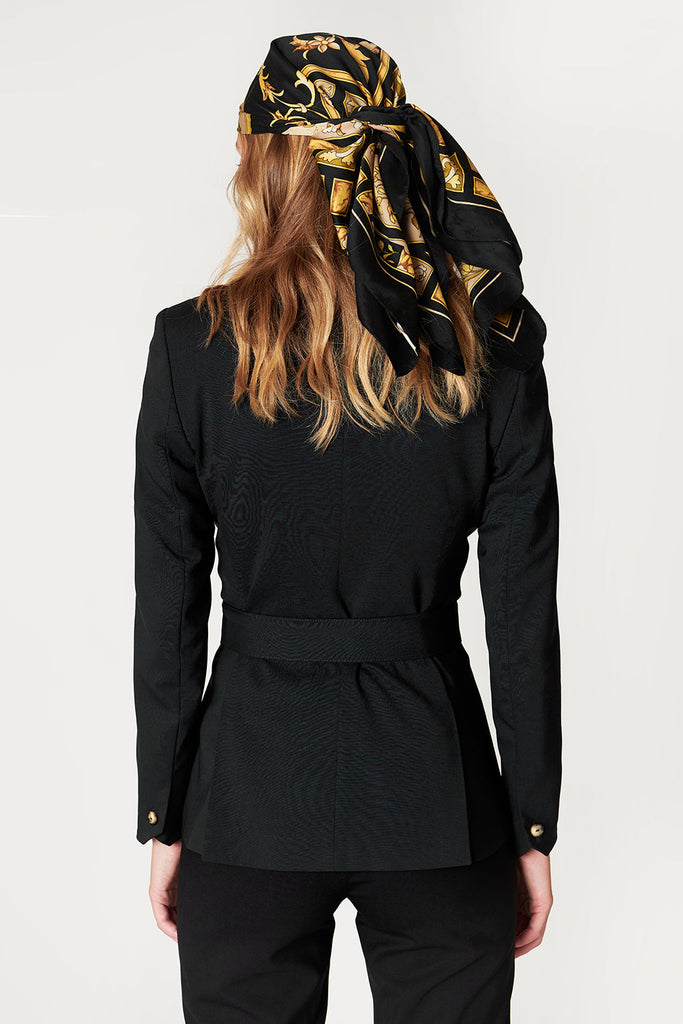 17h10_veste_tailleurfemme_olbia_noire_cintree_croisee_boutons_ceinture_poches_laine_travail_confortable_chic_ethique_decontracte_2en1